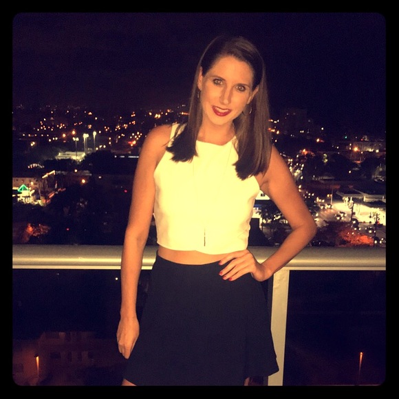 Meet Your Posher! - Picture 1 of 2